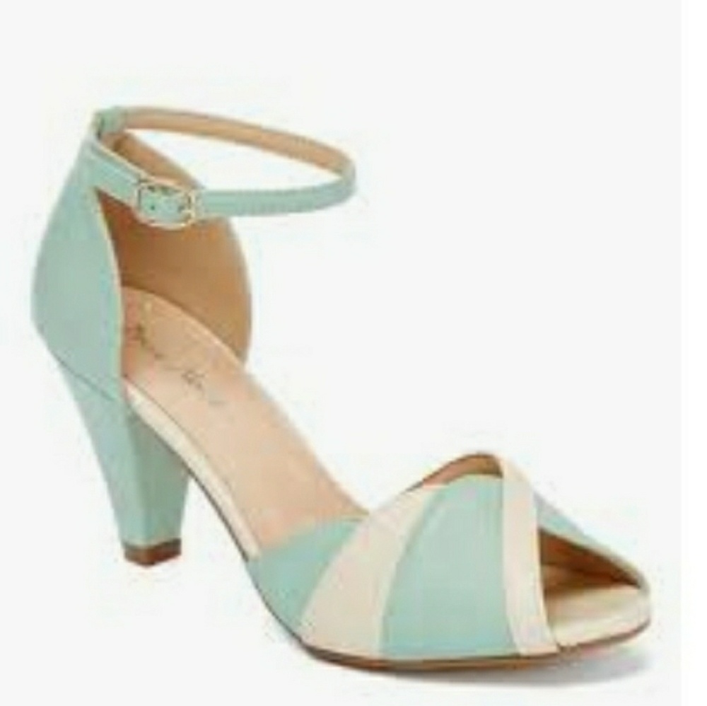 Dolce Nome Vicky Peeptoe in Mint & Cream sz 9 NWT